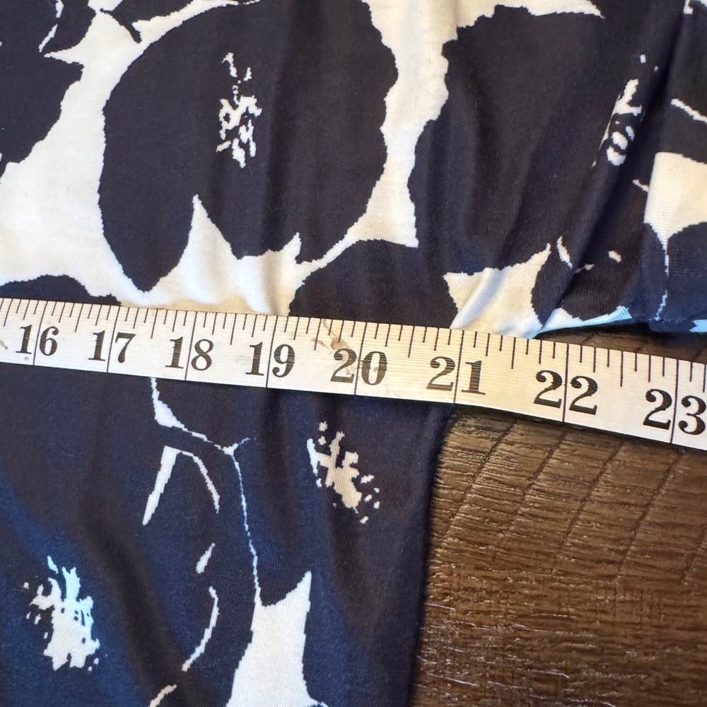 Floral Navy and White V-Neck Dress - Picture 5 of 5